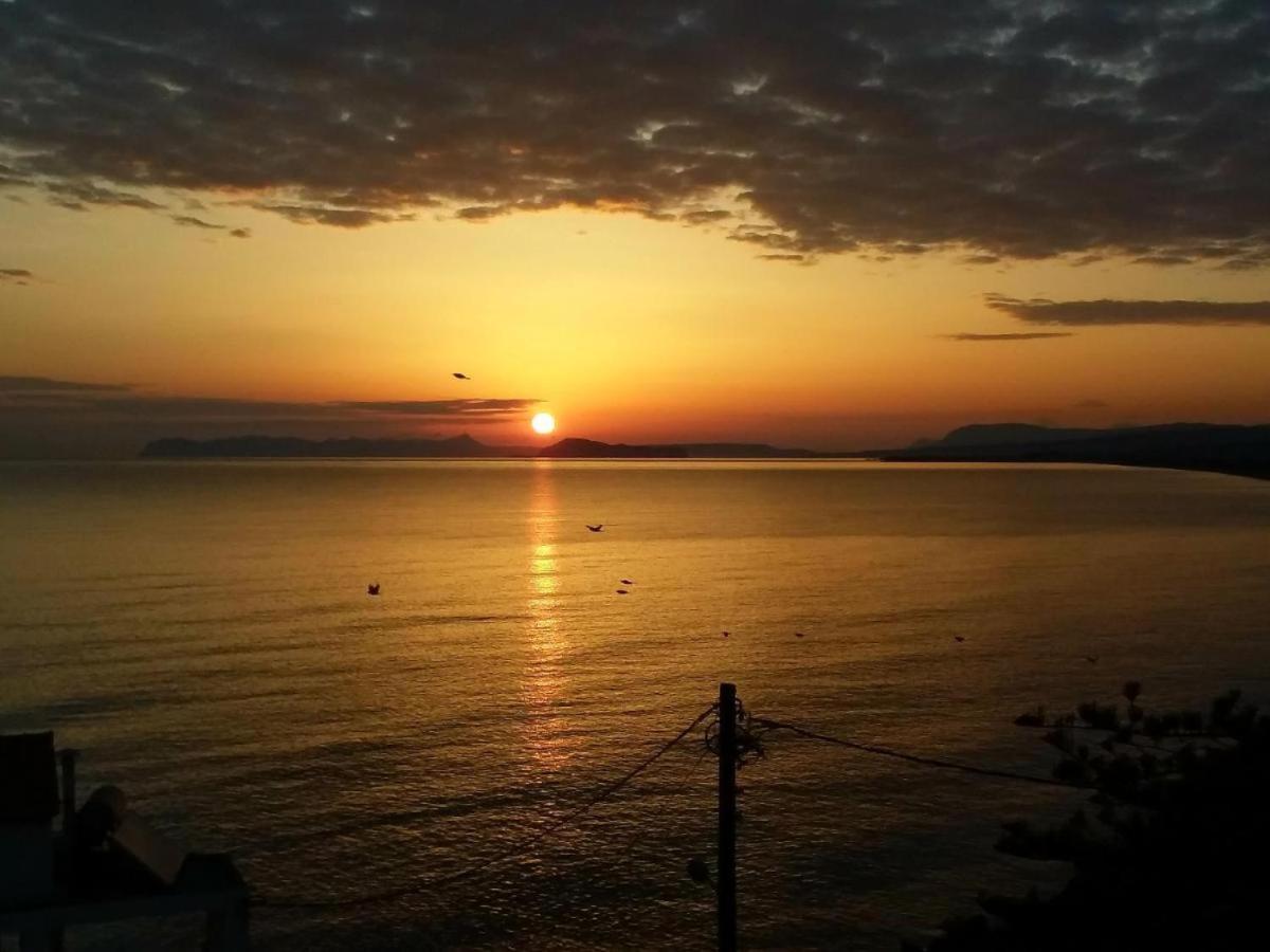 Seaview Apartment SUNRISE Near To Falassarna Beach Kolimvarion Exteriör bild